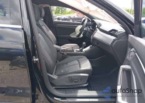 2021 Audi Q3 Premium 40 z USA, uszkodzony, nr VIN WA1AUCF39M1143549